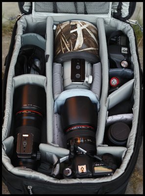 Think-Tank Airport-Addicted with 180/3,5L, 300/2,8L IS,  Eos-5D Mk2 + 24-70/2,8L, Eos-50D, Angle-finder, & 100/2,8 makro