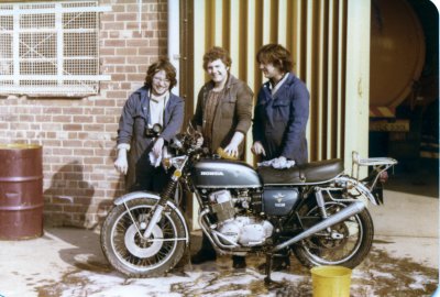 Don Platts (left), Paul King, Phil Dunn (right) washing Pauls Honda 750