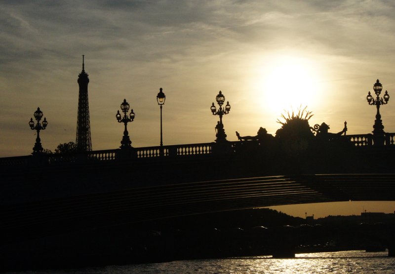 La tour Eiffel sur le pont Alexandre III