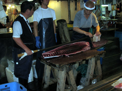 Cutting the Tuna