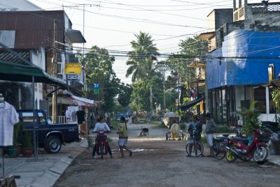 Straight streets, interesting street life.