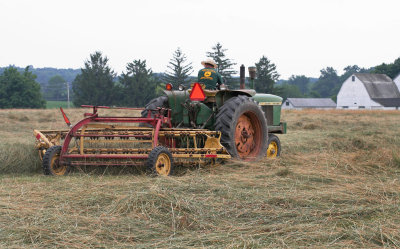 CR2_0322 Raking the hay
