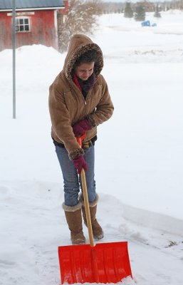 IMG_0455 Shoveling in winds ...