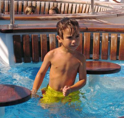Cruise pool
