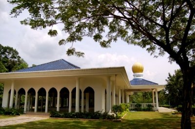Shah Alam Royal Mausoleum