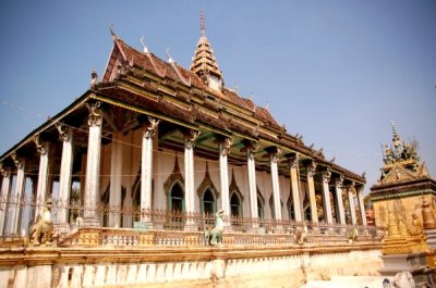 Wat Tahm Rai Saw