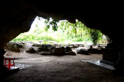 Kaeow Surakan Cave