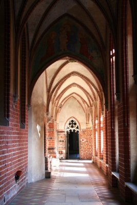 Entrance hall leading to the most representative interior