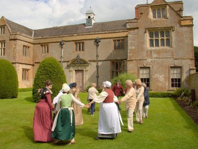 CA 20-06-09 Back in Time - Tudor Dancing(0008).jpg