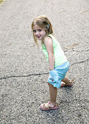 Amelia's Goofy Pose s  8-26-08.jpg