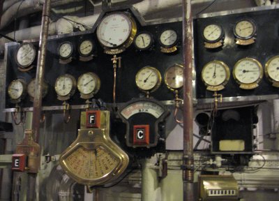 gauges on the Queen Mary, Long Beach 2006