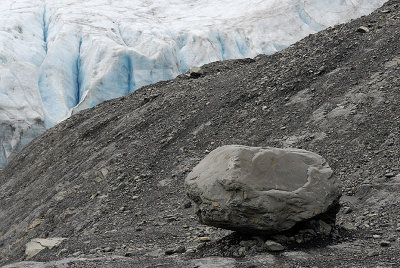 Glacial erratic