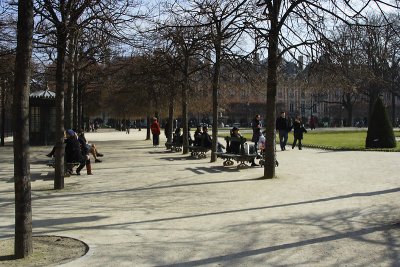 Douce journe place des Vosges_7380w.jpg