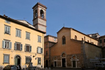 Lucca-Piazza del Salvatore_0042