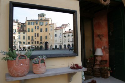 Lucca-Piazza del mercato_0057