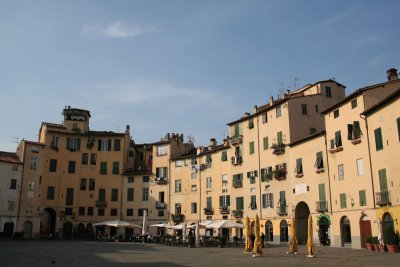 Lucca-Piazza del mercato_0063
