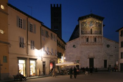 Lucca-Piazza S Frediano_0112