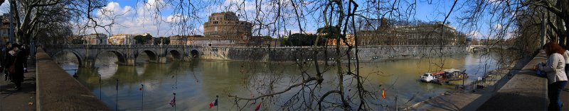 View of theTevere with Castel SantAngelo, 180 degree panorama