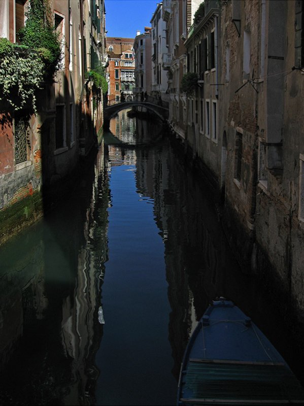 Sunlit canal .. 3105
