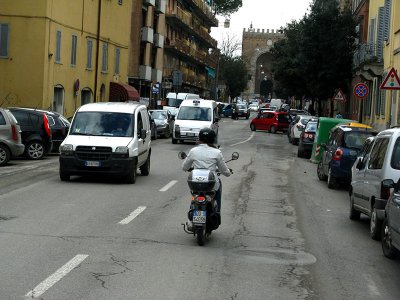 Entering Siena on Viale Vittorio Emanuale .. S9167