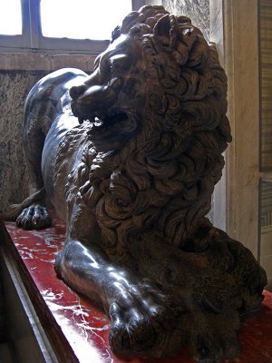 In the Sala degli Animali, bronze lion .. R9488