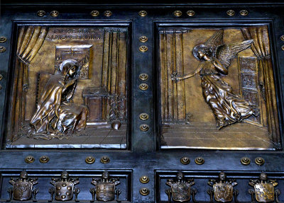 Door dedicated to John Paul II, detail .. R9532