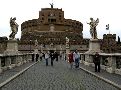 On the Ponte Sant'Angelo looking at the Castel Sant'Angelo ..  R9544