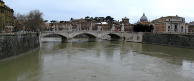 Panorama of the Tevere from the Ponte Sant'Angelo .. R9545_6