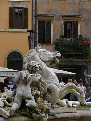 Fontana del Nettuno, closeup ..R9589
