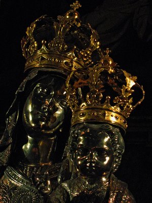 Consolata, silver sculpture of madonna and child, closeup .. 2297