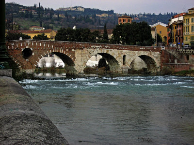 Ponte Pietra over the Adige,  from lungadige Donatelli .. 2450