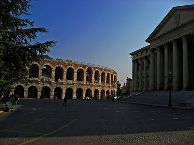 The Arena and piazza Brà .. 2530