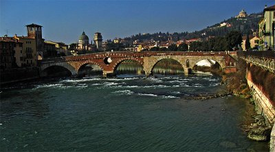 Ponte Pietra .. 2551