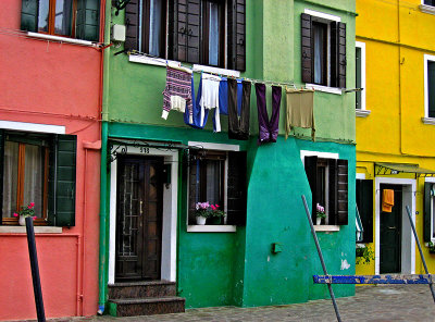More colorful Burano laundry .. 2890