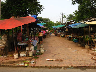 market in luang prabang