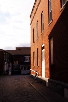 Litchfield Alleyway