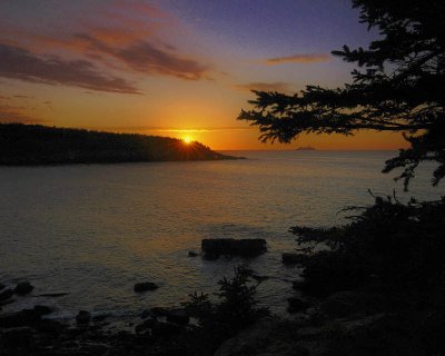 09/16/10 - Sunrise at Acadia NP (Queen Mary 2 on the horizon)