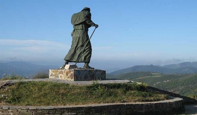 pilgrim at alto de san roque
