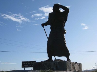pilgrim at alto de san roque