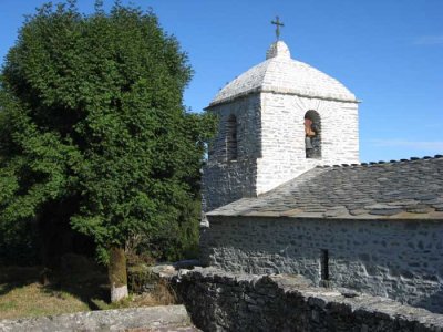 en route from o cebreiro to tricastela