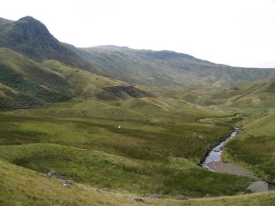 heading up to greenup edge, lining crag at left