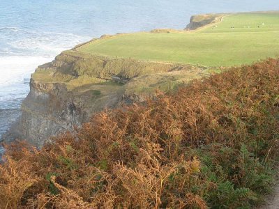 cliffs north of robin hood's bay