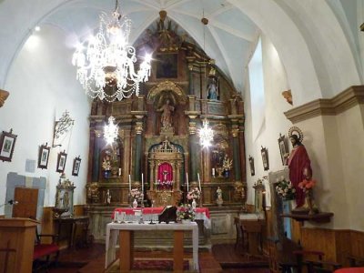 inside church of san esteban, murias de rechivaldo