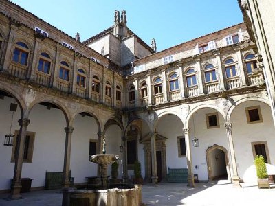 santiago parador courtyards