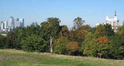 canary wharf (back) & greenwich observatory (right)