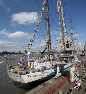 g1/32/617832/3/106663381.O3gR165q.jpg