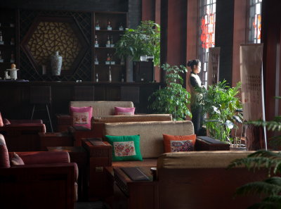 Deserted coffee lounge