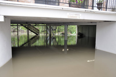 april-2009 flood DSC1003.jpg