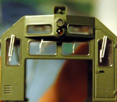 Note: Install red lens in BOTTOM position.