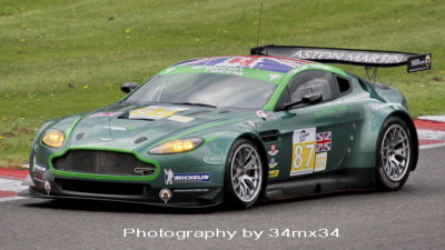 44  Aston Martin Vantage